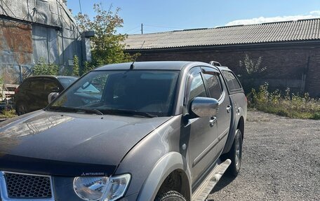 Mitsubishi L200 IV рестайлинг, 2012 год, 1 800 000 рублей, 2 фотография