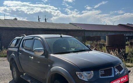 Mitsubishi L200 IV рестайлинг, 2012 год, 1 800 000 рублей, 3 фотография