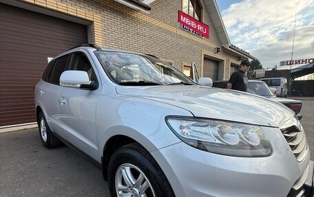 Hyundai Santa Fe III рестайлинг, 2011 год, 1 300 000 рублей, 2 фотография