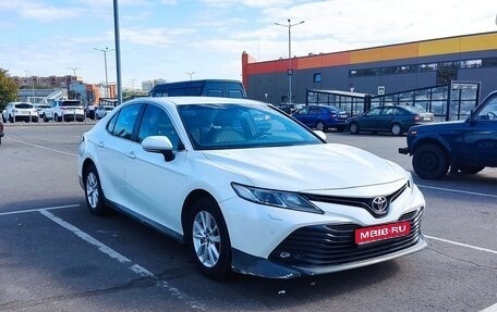 Toyota Camry, 2019 год, 1 800 000 рублей, 1 фотография