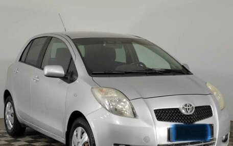 Toyota Yaris III рестайлинг, 2008 год, 625 000 рублей, 1 фотография