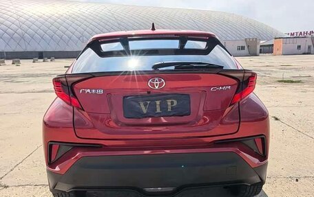 Toyota C-HR I рестайлинг, 2022 год, 1 500 000 рублей, 4 фотография