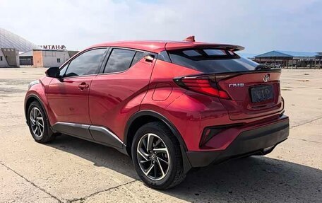Toyota C-HR I рестайлинг, 2022 год, 1 500 000 рублей, 7 фотография