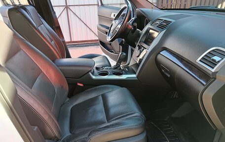 Ford Explorer VI, 2014 год, 1 850 000 рублей, 1 фотография