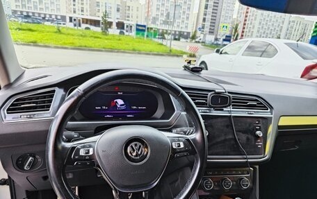 Volkswagen Tiguan II, 2018 год, 2 500 000 рублей, 4 фотография