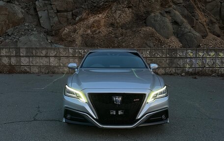 Toyota Crown, 2019 год, 3 030 000 рублей, 2 фотография