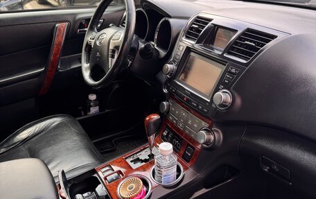 Toyota Highlander III, 2012 год, 1 800 000 рублей, 11 фотография
