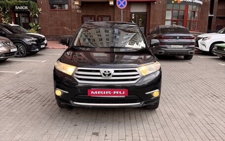 Toyota Highlander III, 2012 год, 1 800 000 рублей, 4 фотография