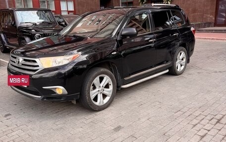 Toyota Highlander III, 2012 год, 1 800 000 рублей, 3 фотография