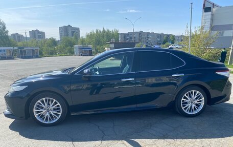 Toyota Camry, 2018 год, 2 850 000 рублей, 3 фотография