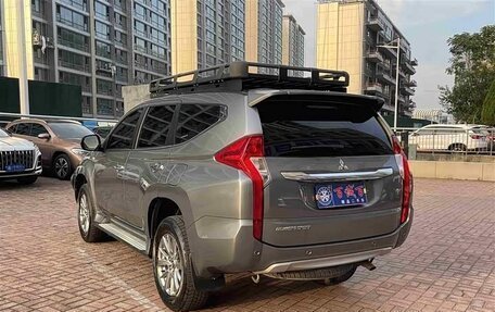 Mitsubishi Pajero Sport III рестайлинг, 2019 год, 2 970 000 рублей, 4 фотография