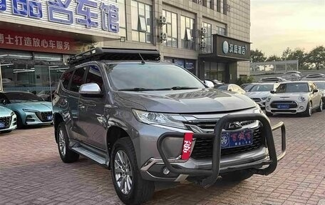Mitsubishi Pajero Sport III рестайлинг, 2019 год, 2 970 000 рублей, 3 фотография