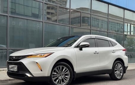 Toyota Harrier, 2022 год, 3 430 000 рублей, 2 фотография