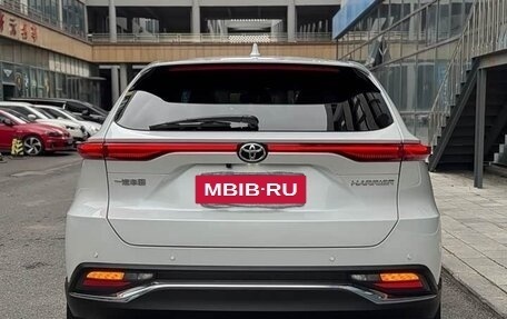 Toyota Harrier, 2022 год, 3 430 000 рублей, 6 фотография