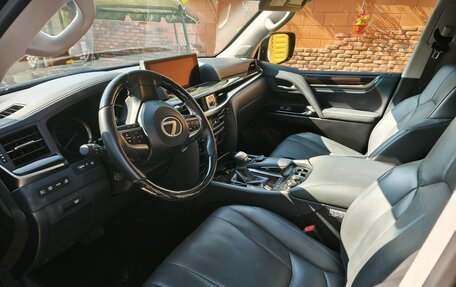 Lexus LX III, 2019 год, 9 850 000 рублей, 13 фотография