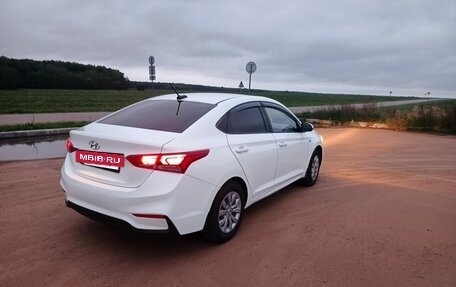 Hyundai Solaris II рестайлинг, 2017 год, 800 000 рублей, 4 фотография