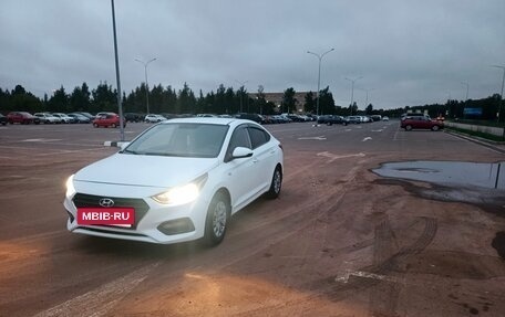 Hyundai Solaris II рестайлинг, 2017 год, 800 000 рублей, 2 фотография