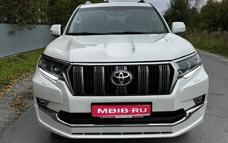 Toyota Land Cruiser Prado 150 рестайлинг 2, 2018 год, 3 450 000 рублей, 3 фотография