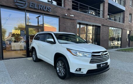 Toyota Highlander III, 2014 год, 2 390 000 рублей, 4 фотография