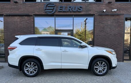 Toyota Highlander III, 2014 год, 2 390 000 рублей, 9 фотография