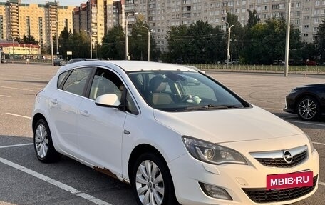 Opel Astra J, 2011 год, 600 000 рублей, 3 фотография