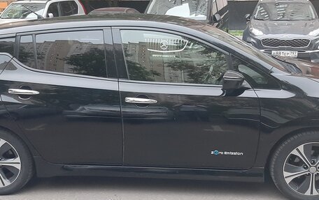 Nissan Leaf II, 2017 год, 1 750 000 рублей, 2 фотография