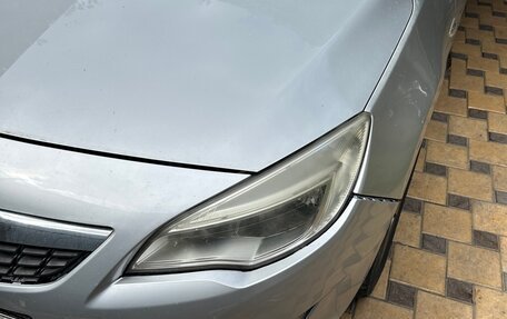 Opel Astra J, 2010 год, 550 000 рублей, 2 фотография