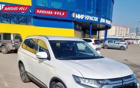 Mitsubishi Outlander III рестайлинг 3, 2019 год, 2 250 000 рублей, 2 фотография