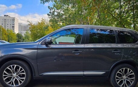 Mitsubishi Outlander III рестайлинг 3, 2018 год, 2 500 000 рублей, 3 фотография