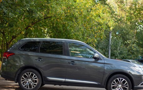 Mitsubishi Outlander III рестайлинг 3, 2018 год, 2 500 000 рублей, 2 фотография