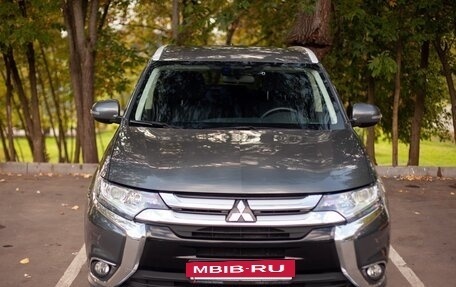 Mitsubishi Outlander III рестайлинг 3, 2018 год, 2 500 000 рублей, 4 фотография