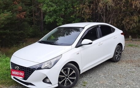 Hyundai Solaris II рестайлинг, 2021 год, 1 680 000 рублей, 1 фотография