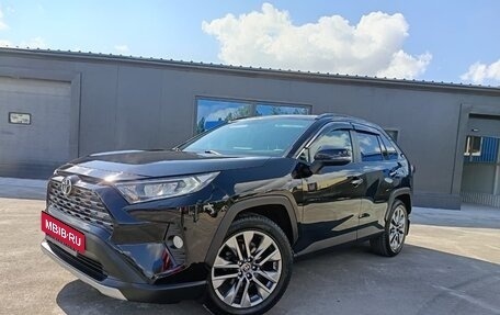 Toyota RAV4, 2020 год, 2 950 000 рублей, 5 фотография