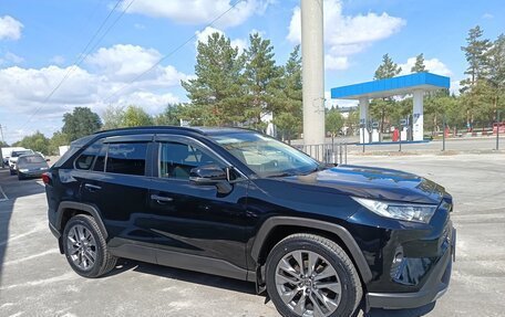 Toyota RAV4, 2020 год, 2 950 000 рублей, 10 фотография