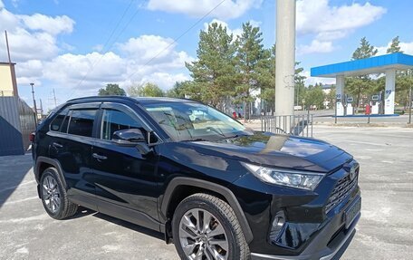 Toyota RAV4, 2020 год, 2 950 000 рублей, 11 фотография