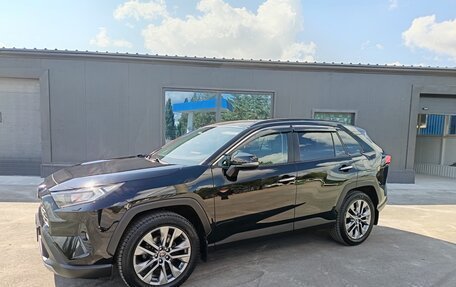 Toyota RAV4, 2020 год, 2 950 000 рублей, 21 фотография