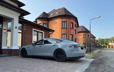 Tesla Model S I, 2015 год, 2 990 000 рублей, 3 фотография