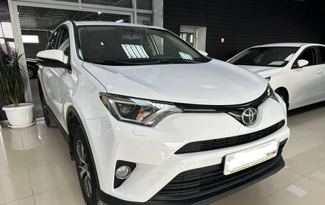 Toyota RAV4, 2018 год, 2 150 000 рублей, 3 фотография