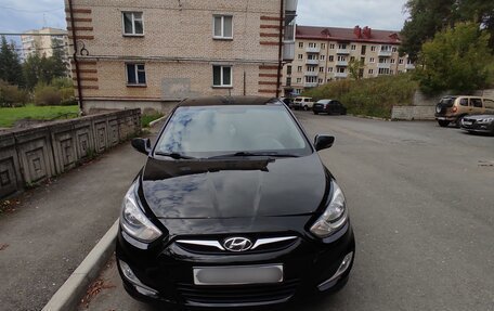 Hyundai Solaris II рестайлинг, 2012 год, 614 000 рублей, 1 фотография