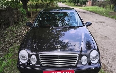 Mercedes-Benz CLK-Класс, 1998 год, 400 000 рублей, 1 фотография