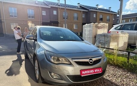 Opel Astra J, 2010 год, 865 000 рублей, 1 фотография