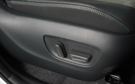 Toyota RAV4, 2024 год, 3 999 000 рублей, 13 фотография