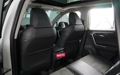 Toyota RAV4, 2024 год, 3 999 000 рублей, 11 фотография