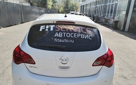 Opel Astra J, 2012 год, 750 000 рублей, 2 фотография