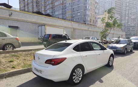 Opel Astra J, 2013 год, 800 000 рублей, 2 фотография