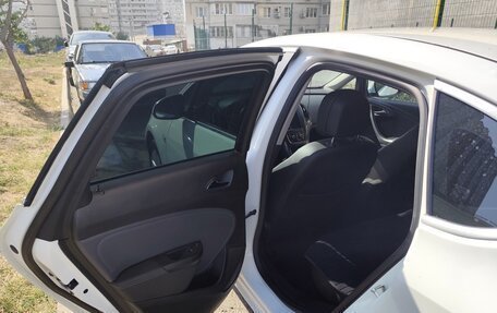 Opel Astra J, 2013 год, 800 000 рублей, 10 фотография