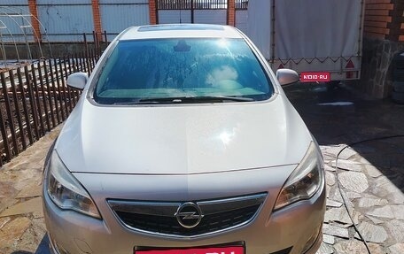 Opel Astra J, 2011 год, 750 000 рублей, 1 фотография