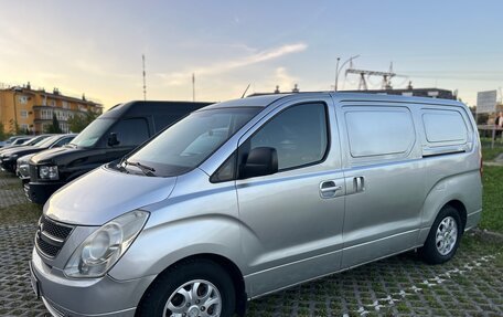 Hyundai Grand Starex Grand Starex I рестайлинг 2, 2008 год, 1 200 000 рублей, 1 фотография