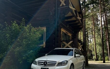 Mercedes-Benz C-Класс, 2011 год, 1 600 000 рублей, 1 фотография