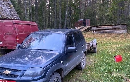 Chevrolet Niva I рестайлинг, 2013 год, 550 000 рублей, 2 фотография